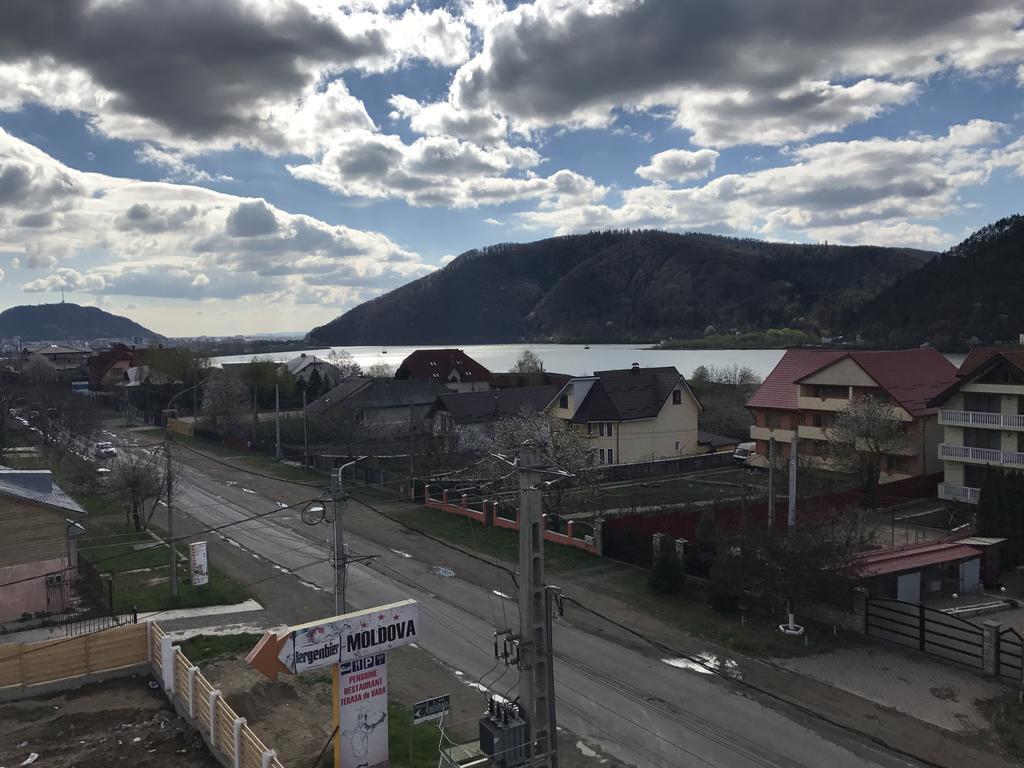 Hotel-Restaurant Ayan Piatra Neamţ Exteriör bild