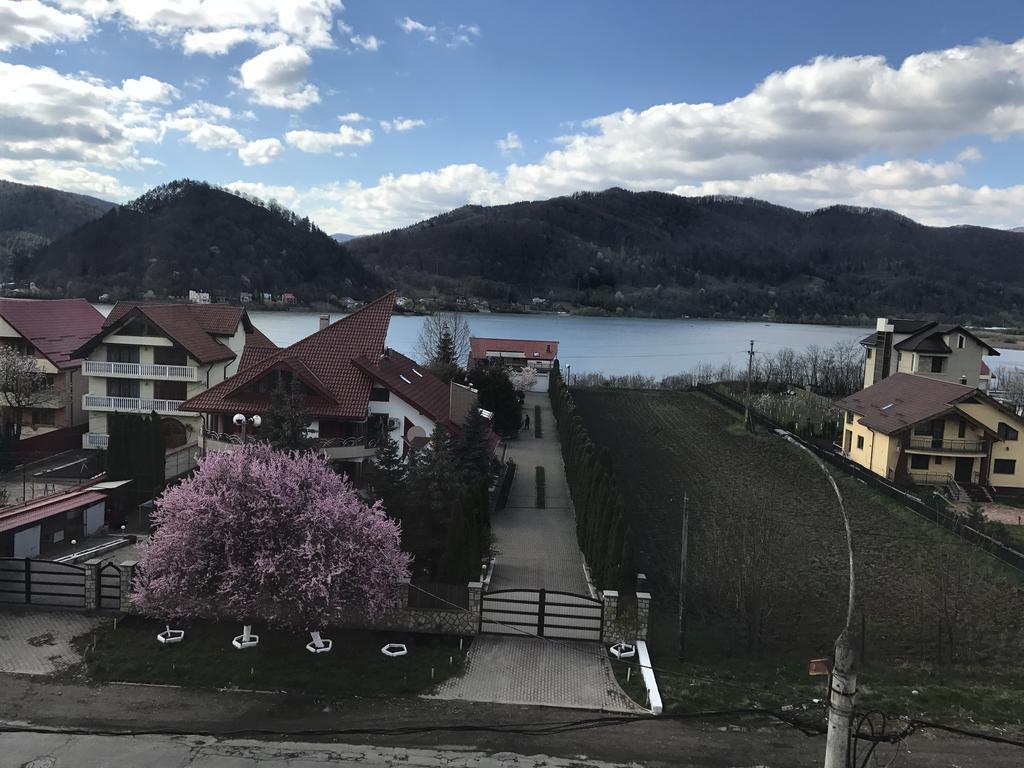 Hotel-Restaurant Ayan Piatra Neamţ Exteriör bild